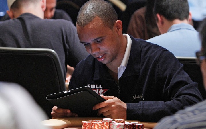 phil-ivey-reading-f5_orig_f5.jpg