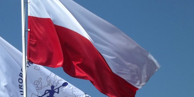 polish-flag-3_pro_narrow_cropped.jpg