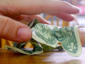 Unannounced, PartyPoker Adds 3% Fee for All Skrill, Neteller Withdrawals