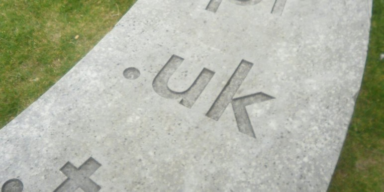 dot-uk-domain_pro_narrow_cropped.jpg