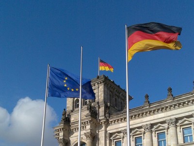 Four questions posed to CJEU regarding compatibility of its online gambling law with EU law. Suitability in question given its contradictory state and federal laws, with Schleswig-Holstein's state law more liberal than the State Treaty. Four questions posed to CJEU regarding compatibility of its online gambling law with EU law. Suitability in question given its contradictory state and federal laws, with Schleswig-Holstein's state law more liberal than the State Treaty.