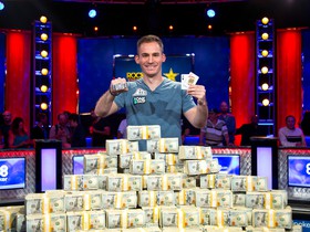 Justin Bonomo Overtakes Daniel Negreanu on All-Time Money List
