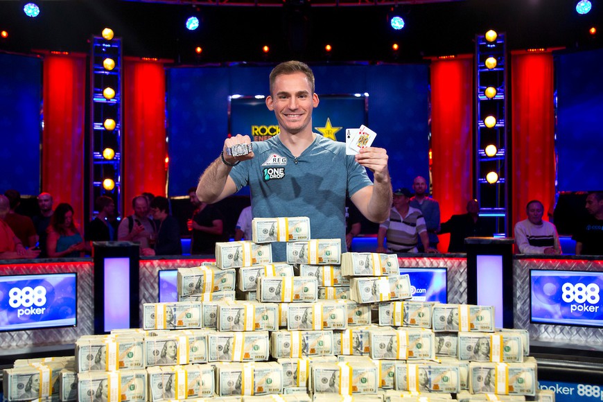 Justin Bonomo Overtakes Daniel Negreanu on All-Time Money List