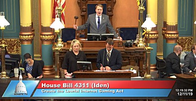 Michigan Online Poker Bill Awaits Governor’s Signature