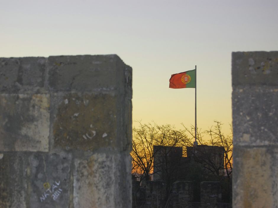 portugal-flag-castle.jog.jpg