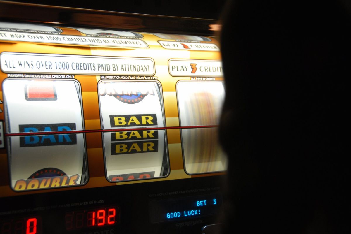 do casinos manipulate slot machines