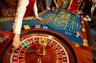 Outside Bets -- How to Play Roulette