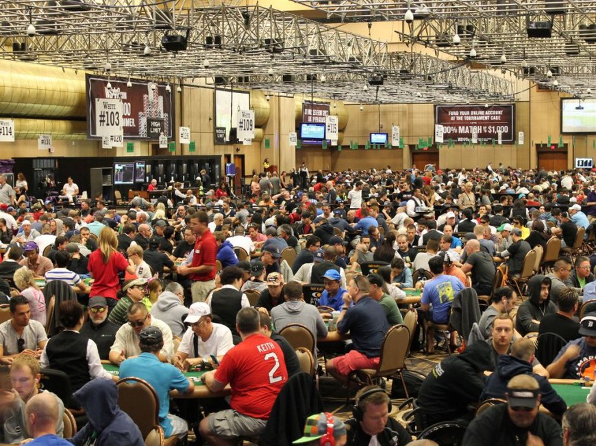 Unknown Amateur Leads 2014 WSOP Main Event